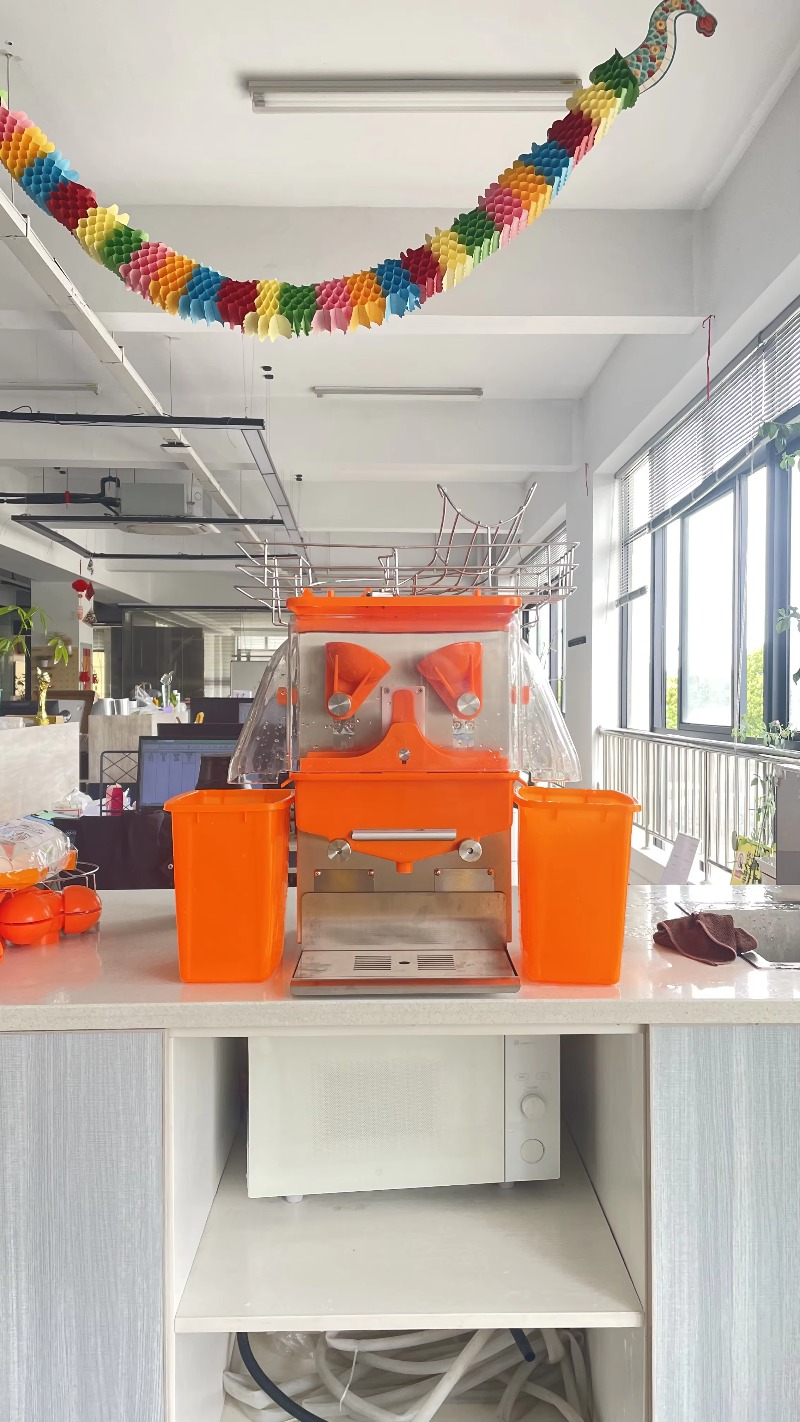 Industrial Orange Juicer Machi - đánh giá và giá Juicer